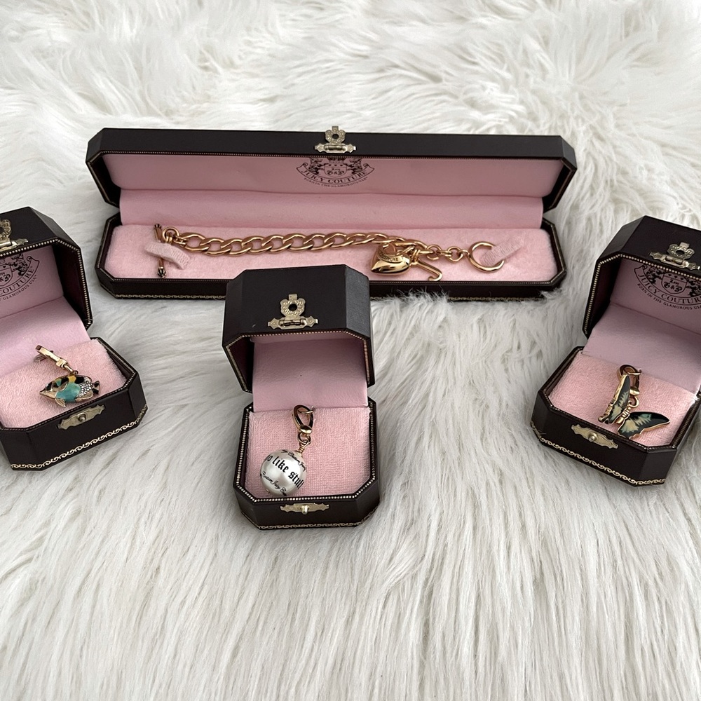 Authentic Juicy Couture Gold Heart Toggle Bracelet w 3 charms… NWT + Boxes